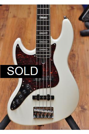 Sire Marcus Miller V7 Vintage Alder 5 Lefthand (2nd Gen) Antique White (used) Sire Marcus Miller V7 Vintage Alder 5 Lefthand (2nd Gen) Antique White (used)